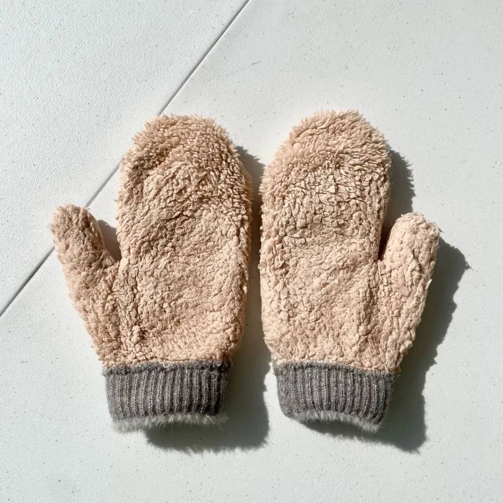 Women’s Winter Mittens Gray Snowflake Knit Warm Fleece Lined